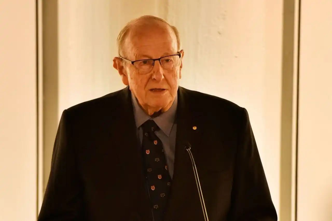 sir guy green